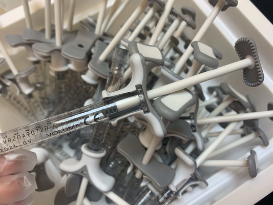 Вводимый перекрестный соединенный заполнитель Juvederm Ce Hyaluronic кисловочный дермальный ультра 3 губы